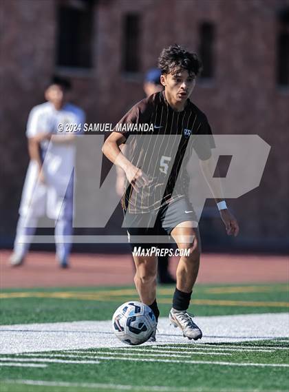 Thumbnail 1 in Crespi vs Ventura photogallery.