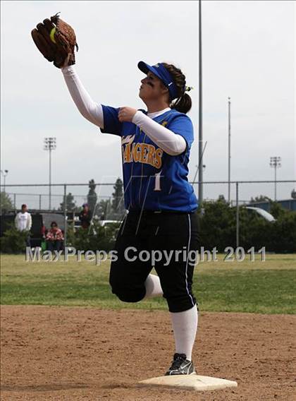 Thumbnail 3 in Nordhoff vs Alemany (Valley Classic) photogallery.