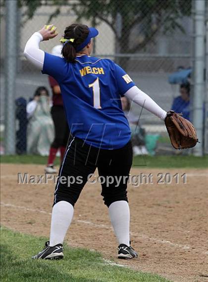 Thumbnail 3 in Nordhoff vs Alemany (Valley Classic) photogallery.