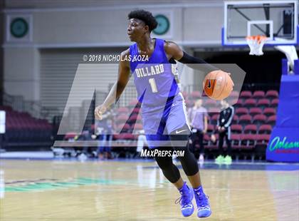 Thumbnail 1 in Chino Hills vs. Dillard (Tarkanian Classic) photogallery.