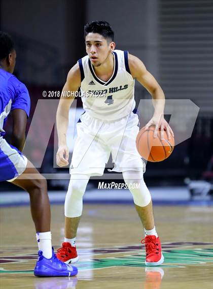 Thumbnail 2 in Chino Hills vs. Dillard (Tarkanian Classic) photogallery.