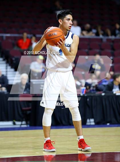 Thumbnail 2 in Chino Hills vs. Dillard (Tarkanian Classic) photogallery.