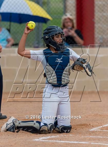 Thumbnail 1 in Hondo @ Fredericksburg photogallery.
