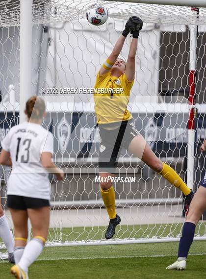 Thumbnail 2 in Jefferson Academy vs Kent Denver (CHSAA 3A Championship Final) photogallery.