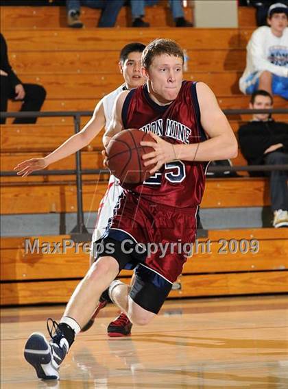 Thumbnail 3 in Union Mine vs. Bella Vista (Trojan Toss-Up) photogallery.