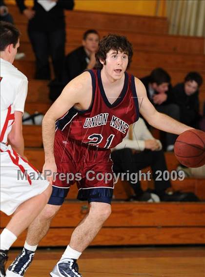 Thumbnail 1 in Union Mine vs. Bella Vista (Trojan Toss-Up) photogallery.