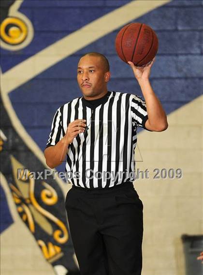 Thumbnail 3 in Union Mine vs. Bella Vista (Trojan Toss-Up) photogallery.