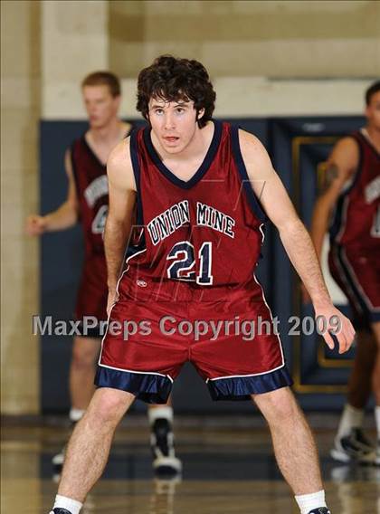 Thumbnail 1 in Union Mine vs. Bella Vista (Trojan Toss-Up) photogallery.