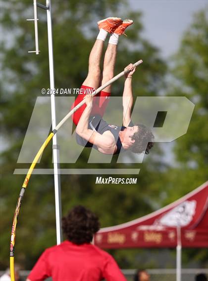 Thumbnail 3 in Southeastern District Meet #2 (Pole Vault/Discus) photogallery.
