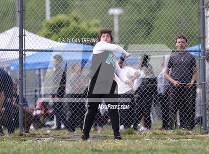 Thumbnail 2 in Southeastern District Meet #2 (Pole Vault/Discus) photogallery.