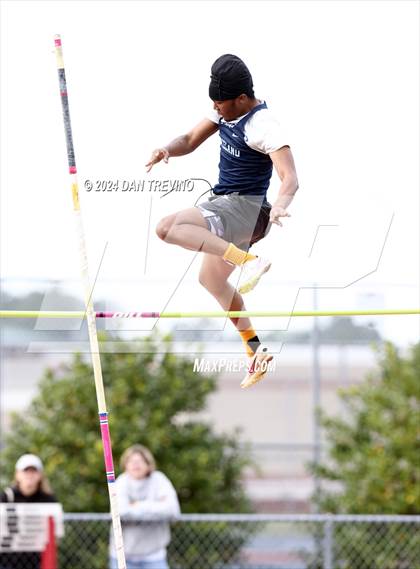 Thumbnail 2 in Southeastern District Meet #2 (Pole Vault/Discus) photogallery.