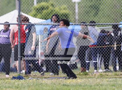 Thumbnail 2 in Southeastern District Meet #2 (Pole Vault/Discus) photogallery.