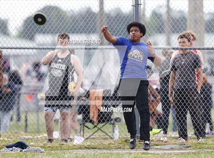 Thumbnail 3 in Southeastern District Meet #2 (Pole Vault/Discus) photogallery.