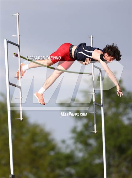 Thumbnail 1 in Southeastern District Meet #2 (Pole Vault/Discus) photogallery.
