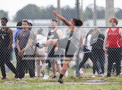 Thumbnail 2 in Southeastern District Meet #2 (Pole Vault/Discus) photogallery.