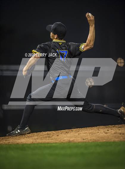 Thumbnail 3 in La Mirada vs. Orange Lutheran photogallery.