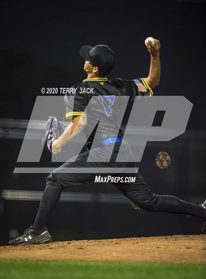 Thumbnail 2 in La Mirada vs. Orange Lutheran photogallery.