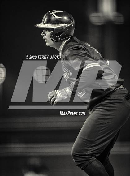 Thumbnail 3 in La Mirada vs. Orange Lutheran photogallery.