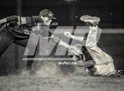 Thumbnail 3 in La Mirada vs. Orange Lutheran photogallery.