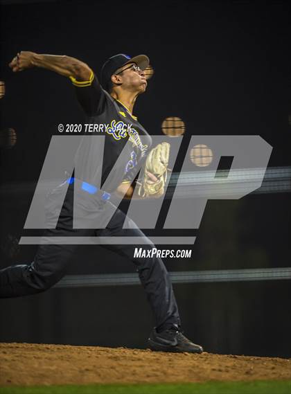 Thumbnail 1 in La Mirada vs. Orange Lutheran photogallery.