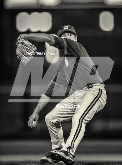 Thumbnail 1 in La Mirada vs. Orange Lutheran photogallery.