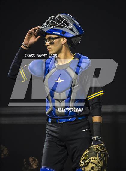 Thumbnail 2 in La Mirada vs. Orange Lutheran photogallery.