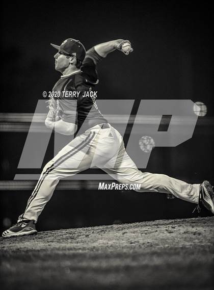 Thumbnail 1 in La Mirada vs. Orange Lutheran photogallery.