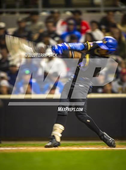 Thumbnail 3 in La Mirada vs. Orange Lutheran photogallery.
