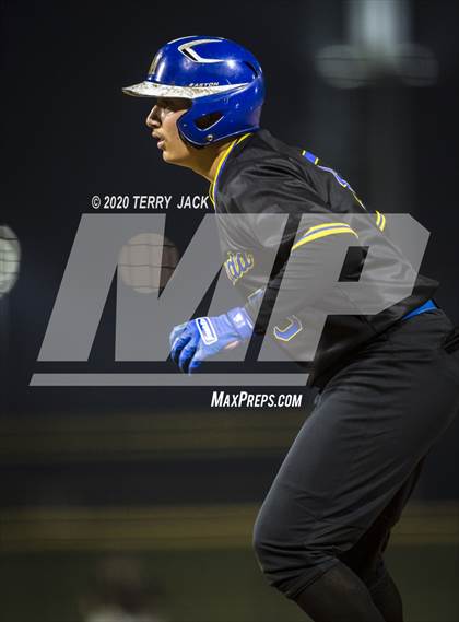 Thumbnail 3 in La Mirada vs. Orange Lutheran photogallery.