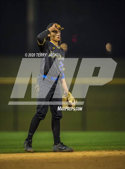 Thumbnail 3 in La Mirada vs. Orange Lutheran photogallery.