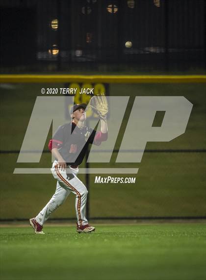 Thumbnail 2 in La Mirada vs. Orange Lutheran photogallery.