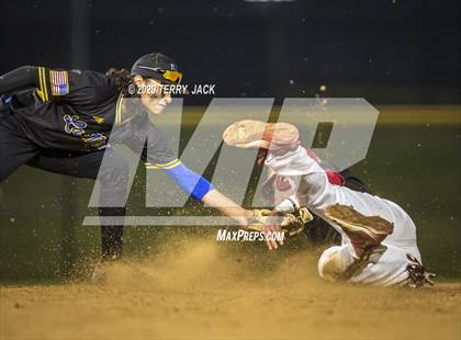 Thumbnail 3 in La Mirada vs. Orange Lutheran photogallery.