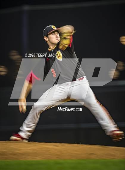 Thumbnail 2 in La Mirada vs. Orange Lutheran photogallery.