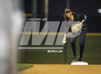 Thumbnail 2 in La Mirada vs. Orange Lutheran photogallery.