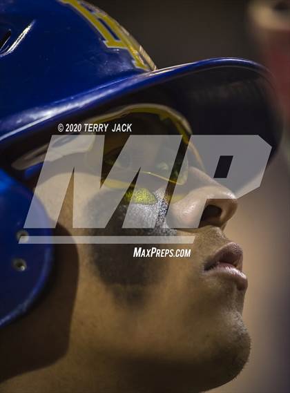 Thumbnail 3 in La Mirada vs. Orange Lutheran photogallery.