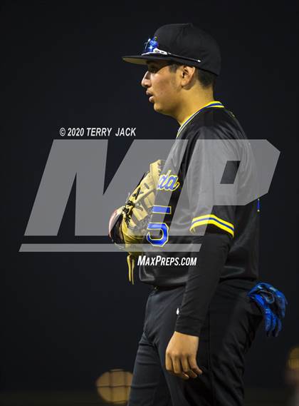 Thumbnail 3 in La Mirada vs. Orange Lutheran photogallery.