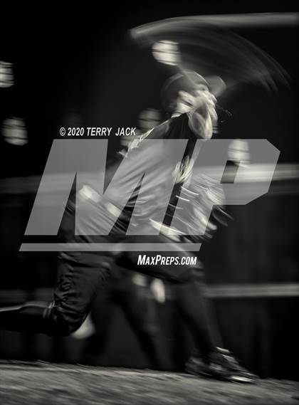 Thumbnail 2 in La Mirada vs. Orange Lutheran photogallery.
