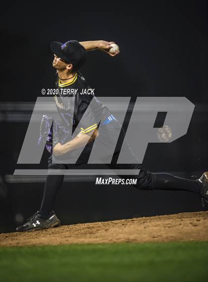Thumbnail 1 in La Mirada vs. Orange Lutheran photogallery.