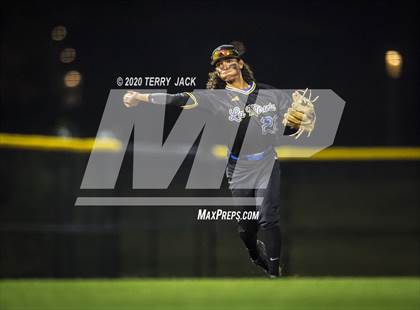 Thumbnail 2 in La Mirada vs. Orange Lutheran photogallery.