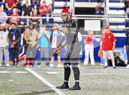 Thumbnail 3 in Lake Mary vs. Vero Beach (FHSAA 7A State Final) photogallery.