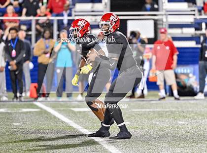 Thumbnail 2 in Lake Mary vs. Vero Beach (FHSAA 7A State Final) photogallery.
