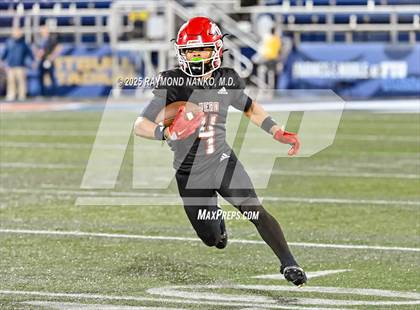 Thumbnail 3 in Lake Mary vs. Vero Beach (FHSAA 7A State Final) photogallery.