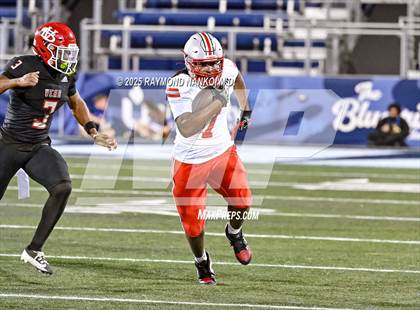 Thumbnail 2 in Lake Mary vs. Vero Beach (FHSAA 7A State Final) photogallery.
