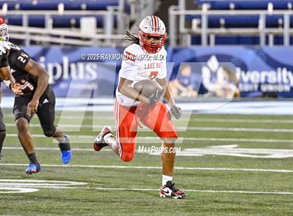 Thumbnail 3 in Lake Mary vs. Vero Beach (FHSAA 7A State Final) photogallery.