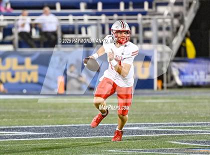 Thumbnail 2 in Lake Mary vs. Vero Beach (FHSAA 7A State Final) photogallery.
