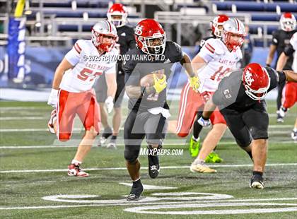 Thumbnail 1 in Lake Mary vs. Vero Beach (FHSAA 7A State Final) photogallery.