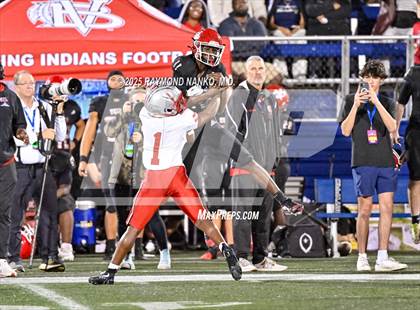 Thumbnail 2 in Lake Mary vs. Vero Beach (FHSAA 7A State Final) photogallery.