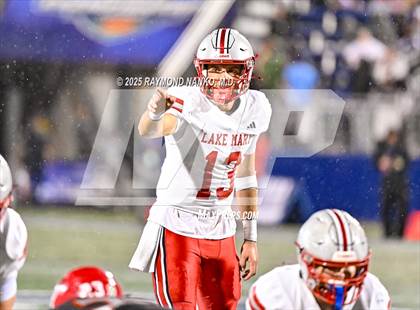 Thumbnail 2 in Lake Mary vs. Vero Beach (FHSAA 7A State Final) photogallery.