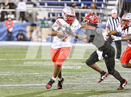Thumbnail 1 in Lake Mary vs. Vero Beach (FHSAA 7A State Final) photogallery.