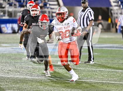 Thumbnail 2 in Lake Mary vs. Vero Beach (FHSAA 7A State Final) photogallery.
